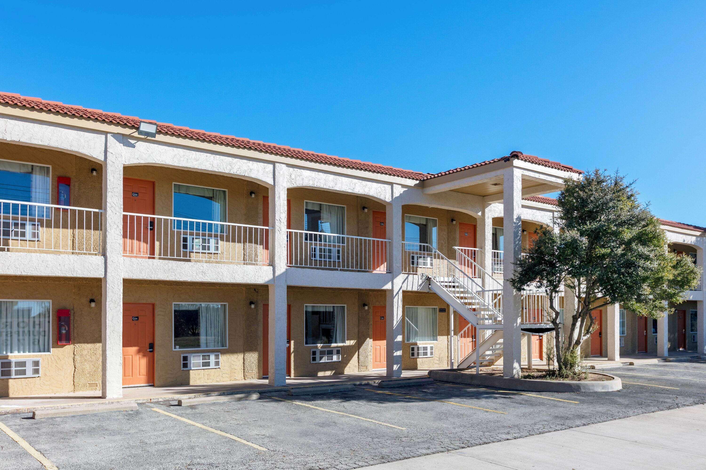 Hotel Super 8 By Wyndham Abilene North Exterior foto
