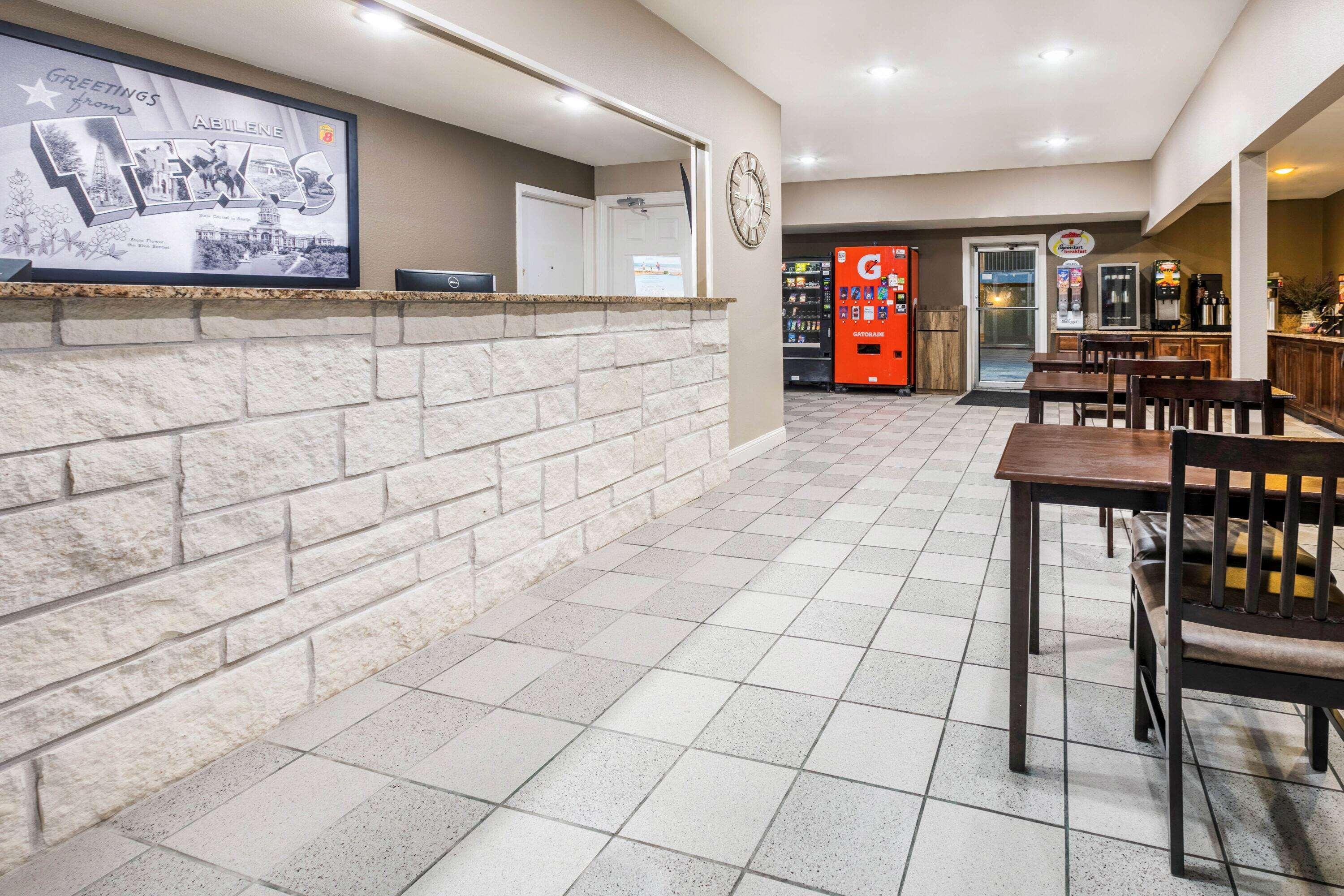 Hotel Super 8 By Wyndham Abilene North Exterior foto